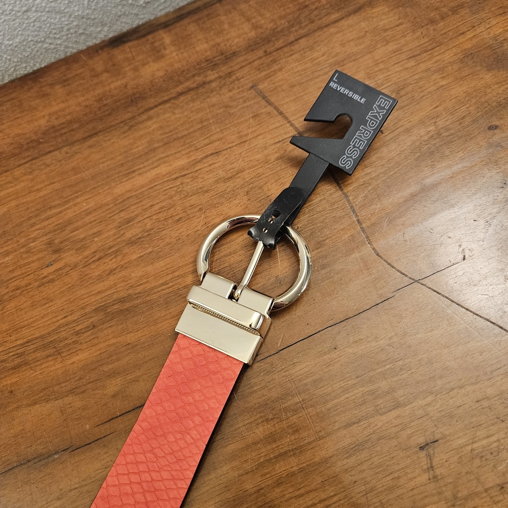 Express Belt‎ Reversible Size L Red Black Faux Alligator Embossed Gold Buckle